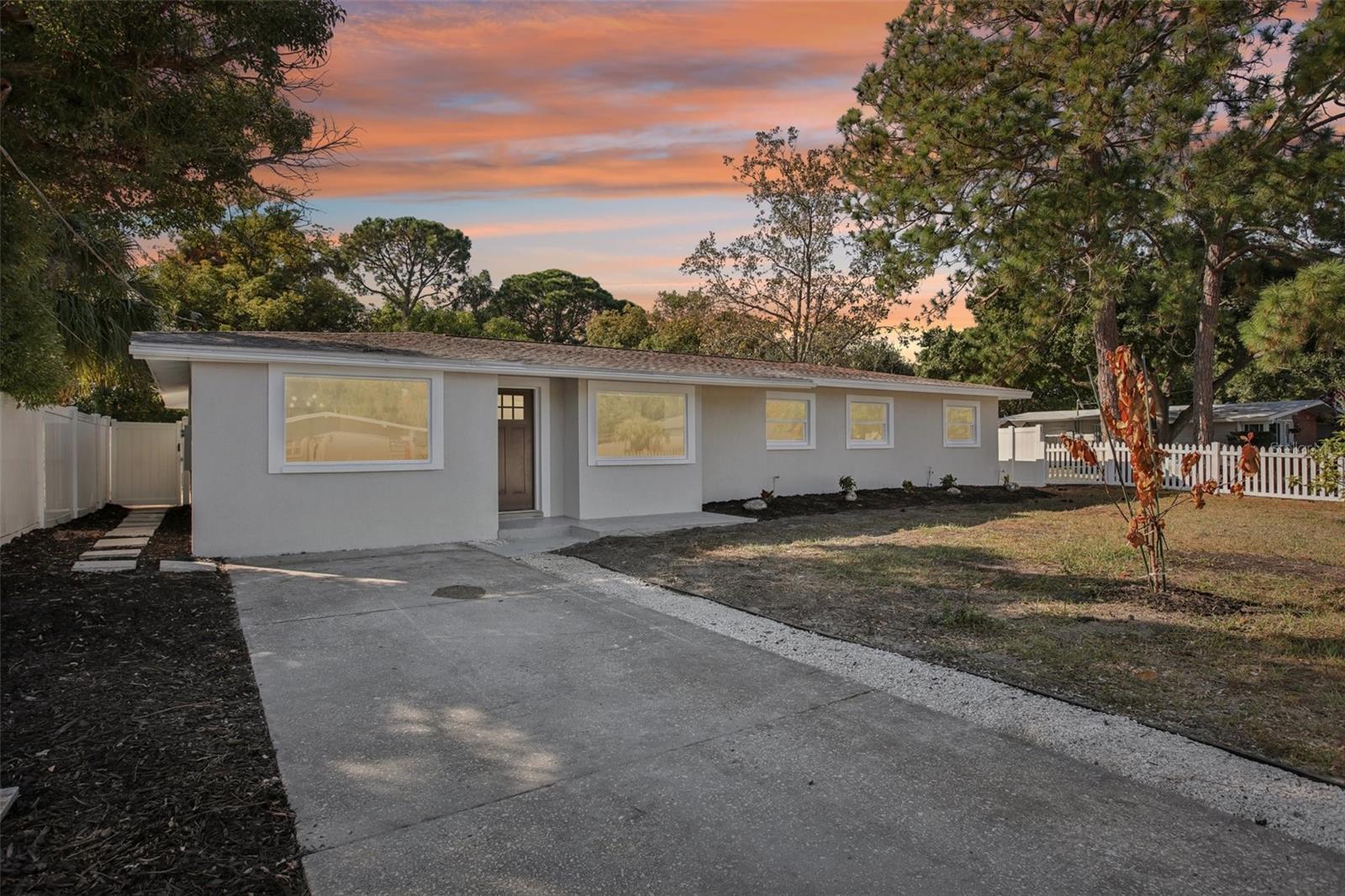 Single Family Residence in TAMPA, FL - Daniel Dourado