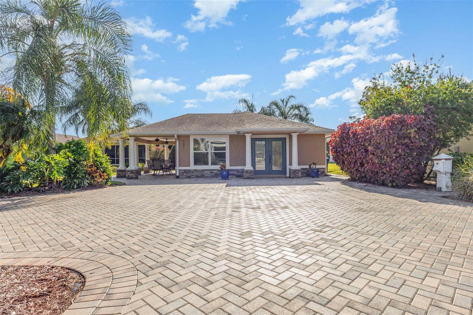 Single Family Residence in POLK CITY, FL - Daniel Dourado