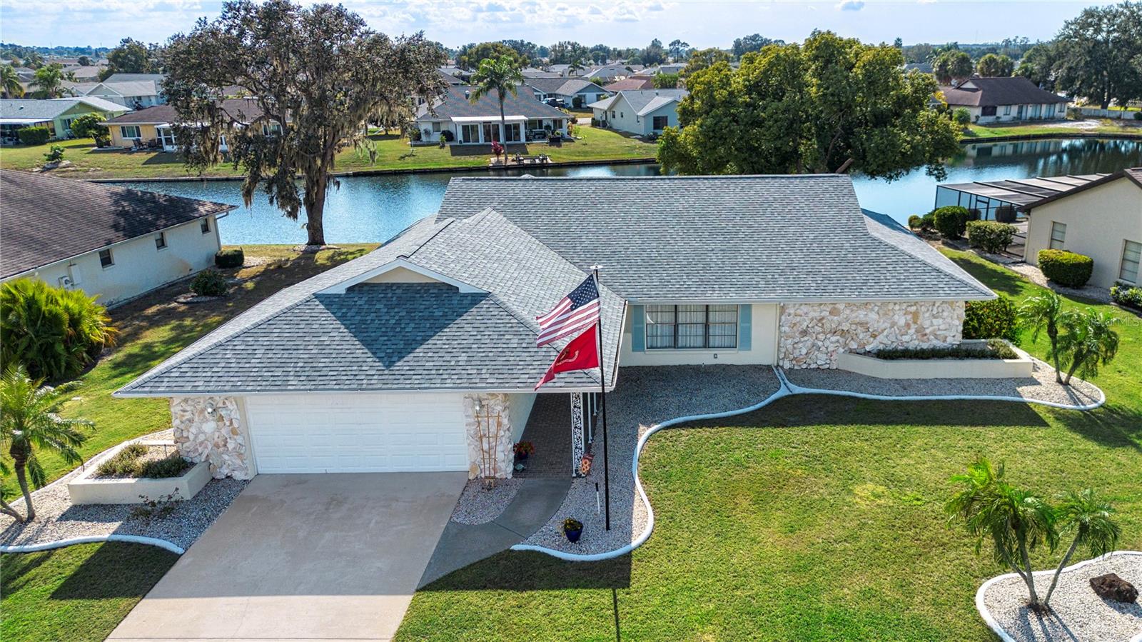 Single Family Residence em SUN CITY CENTER, FL - Daniel Dourado