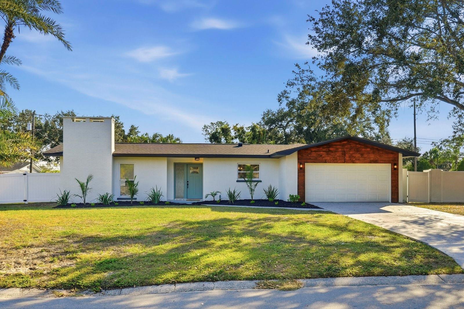 Single Family Residence in CLEARWATER, FL - Daniel Dourado