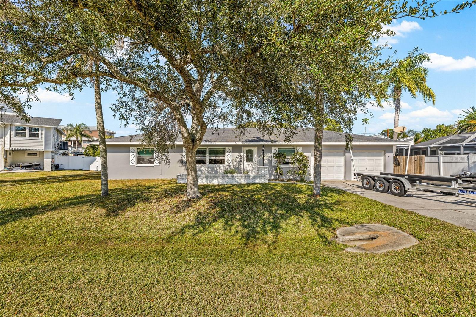 Single Family Residence em CRYSTAL BEACH, FL - Daniel Dourado