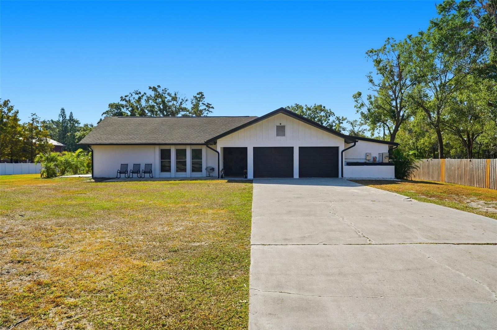 Single Family Residence em PINELLAS PARK, FL - Daniel Dourado