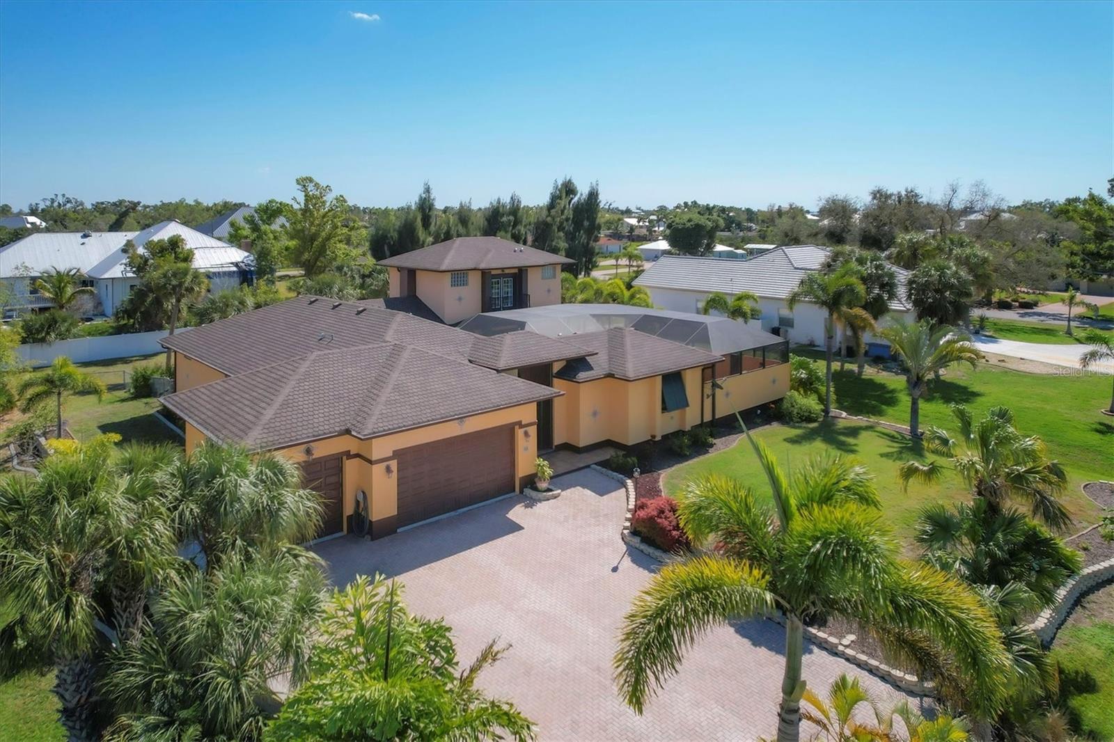 Single Family Residence in PLACIDA, FL - Daniel Dourado