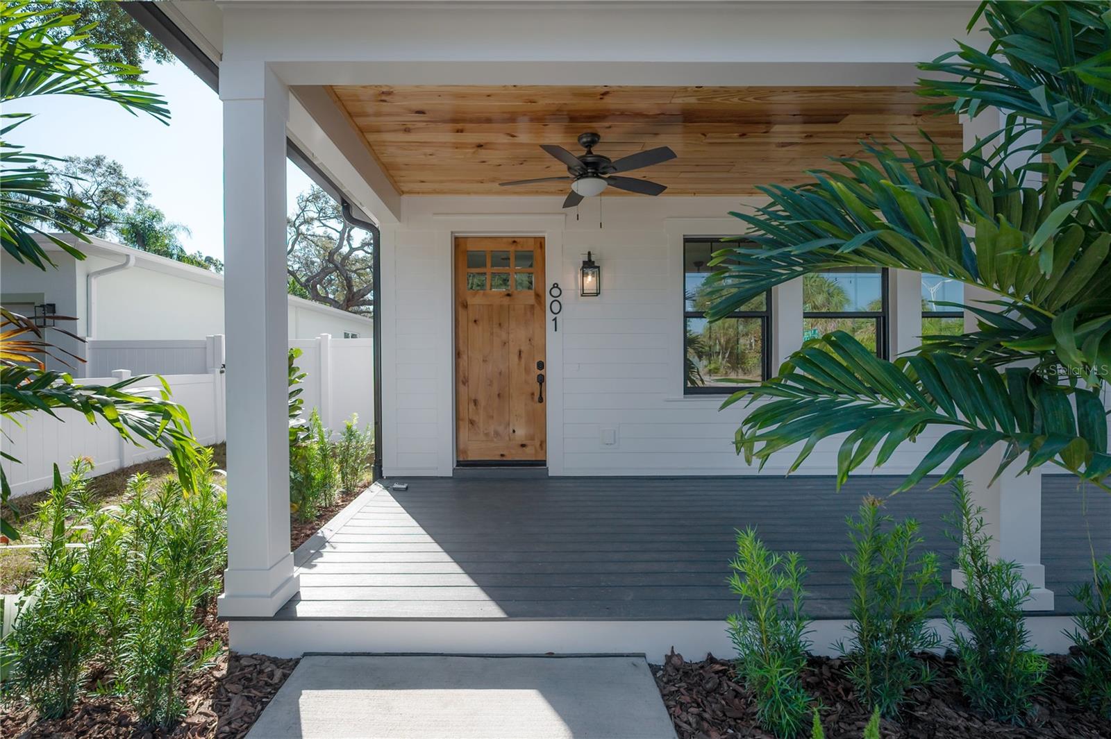 Single Family Residence in TAMPA, FL - Daniel Dourado