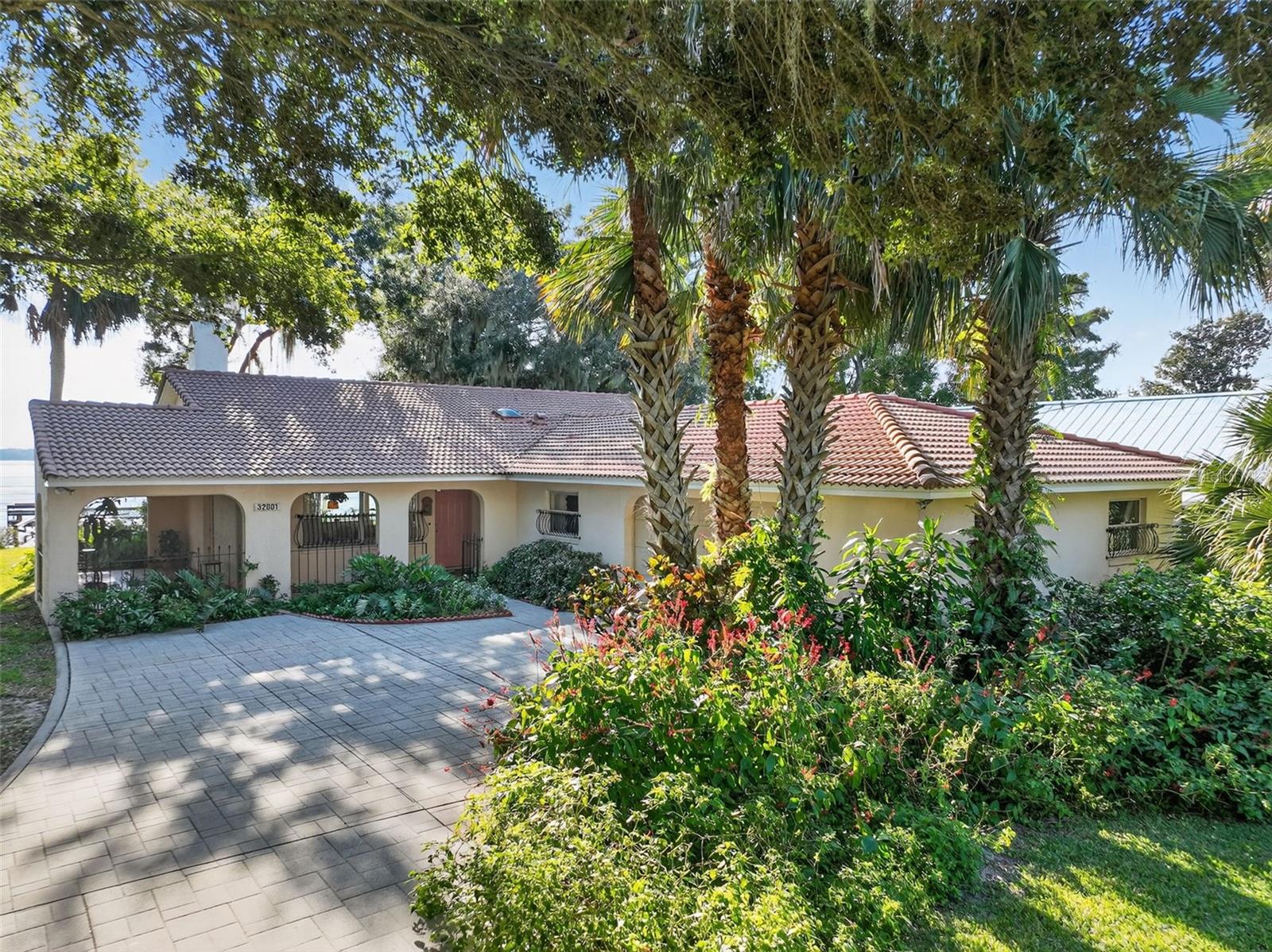 Single Family Residence em TAVARES, FL - Daniel Dourado