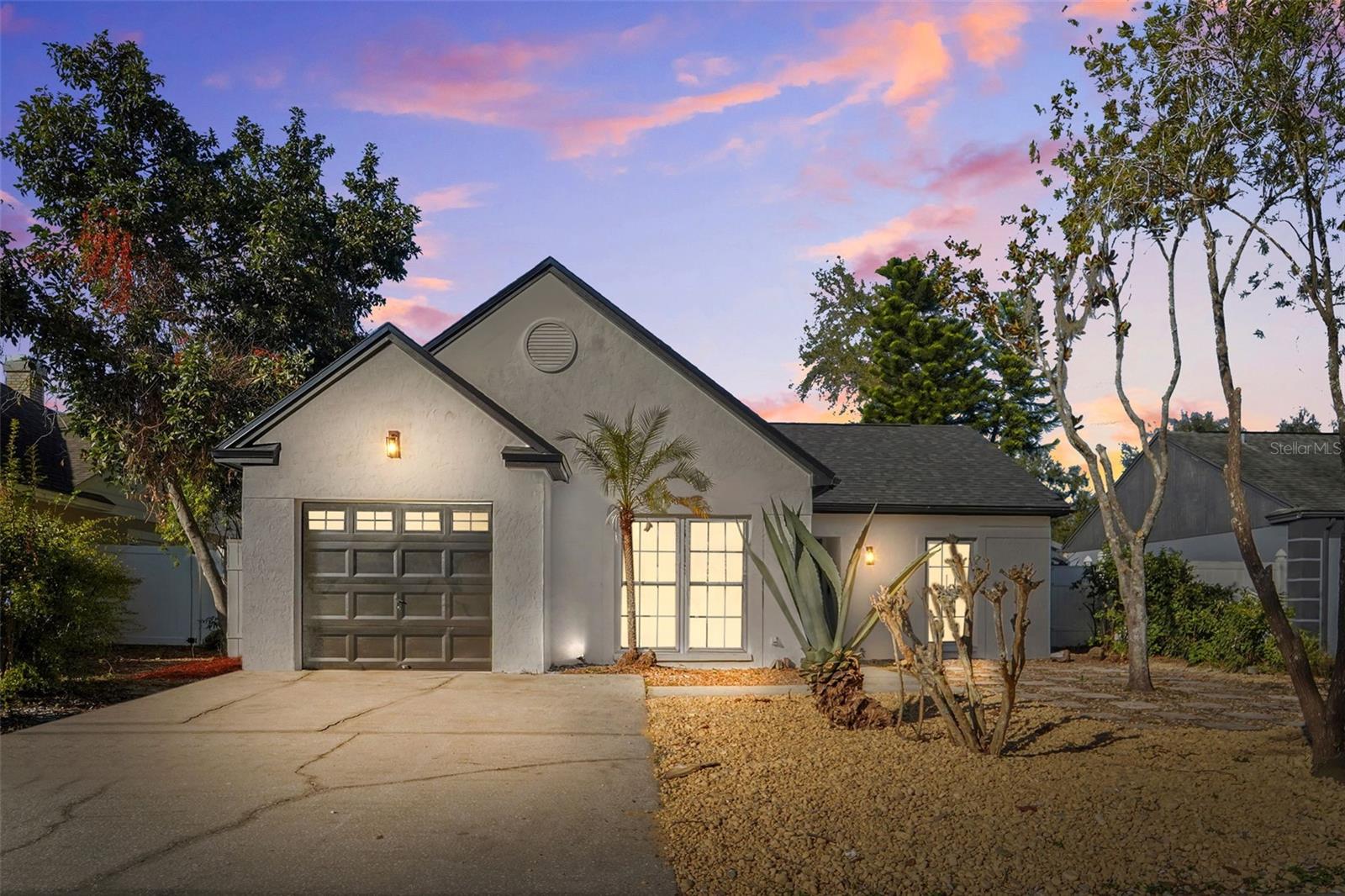 Single Family Residence in VALRICO, FL - Daniel Dourado