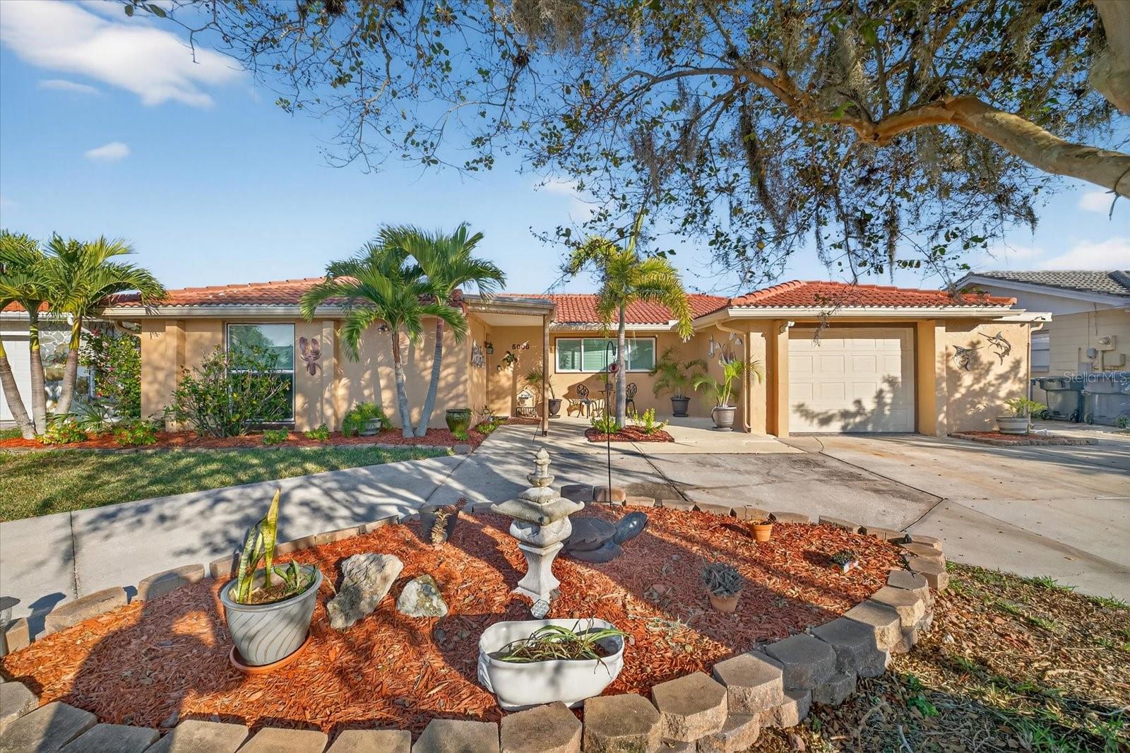 Single Family Residence em NEW PORT RICHEY, FL - Daniel Dourado