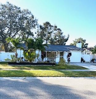 Single Family Residence em PINELLAS PARK, FL - Daniel Dourado