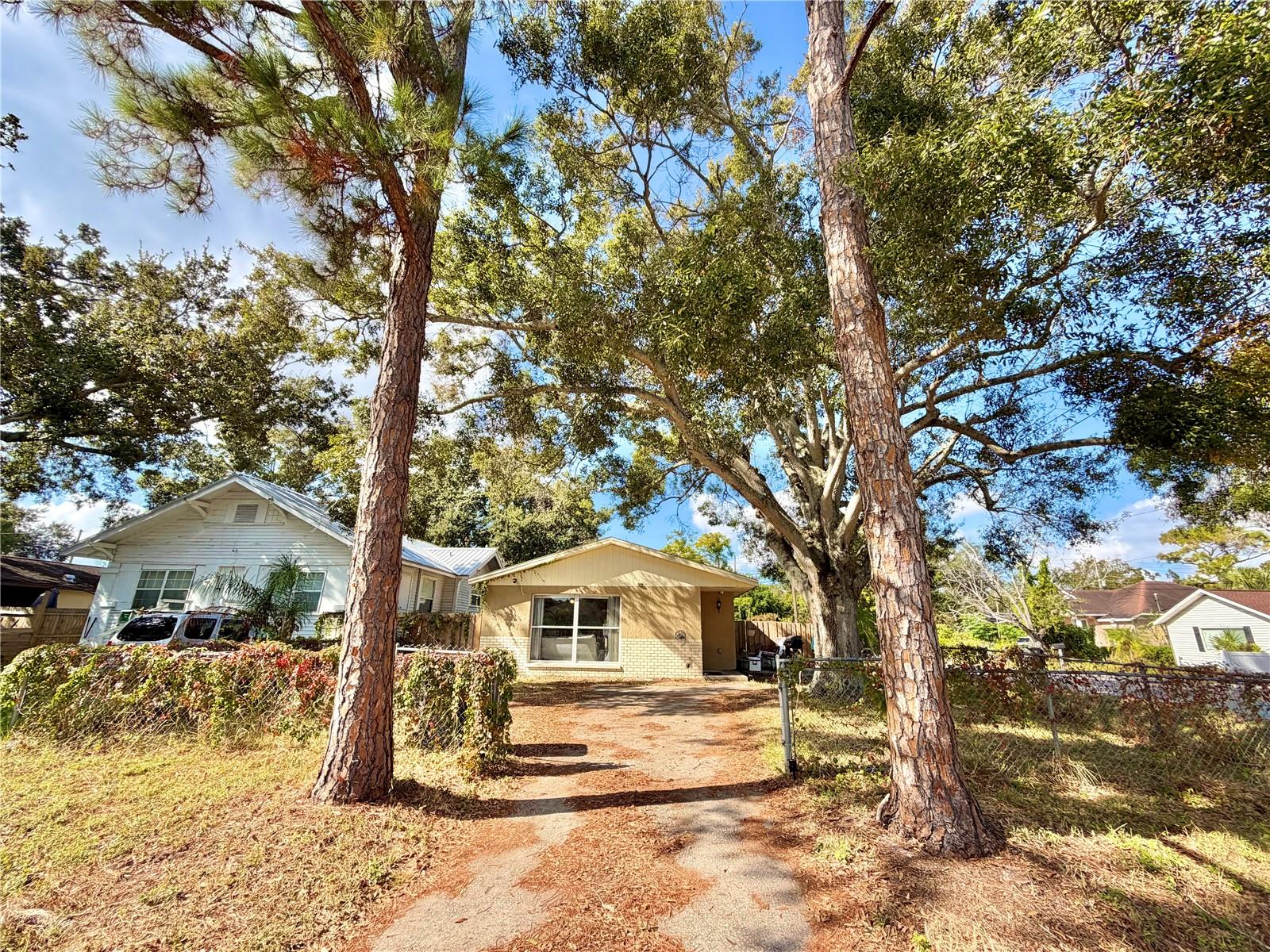 Single Family Residence em ST PETERSBURG, FL - Daniel Dourado