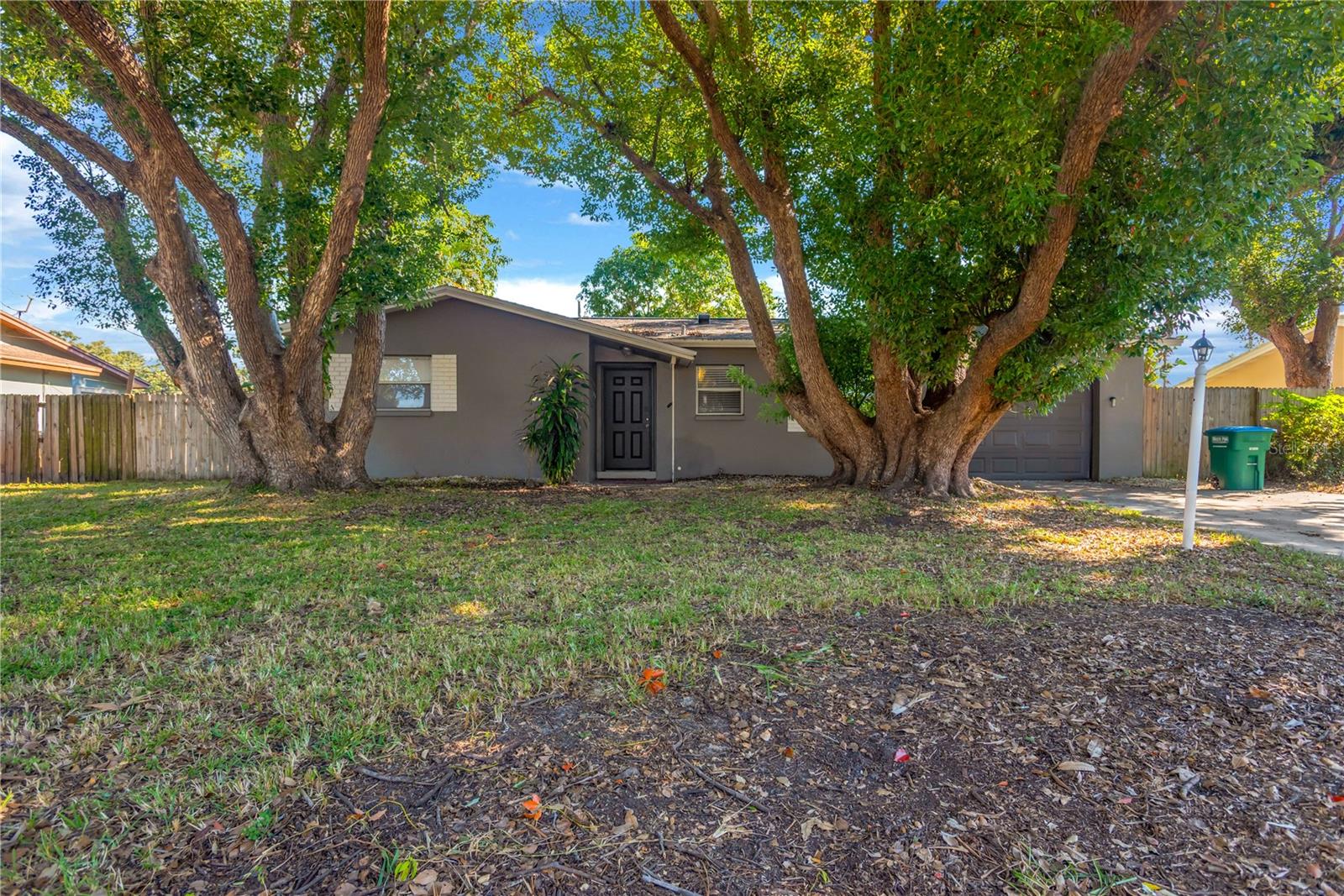 Single Family Residence in CLEARWATER, FL - Daniel Dourado