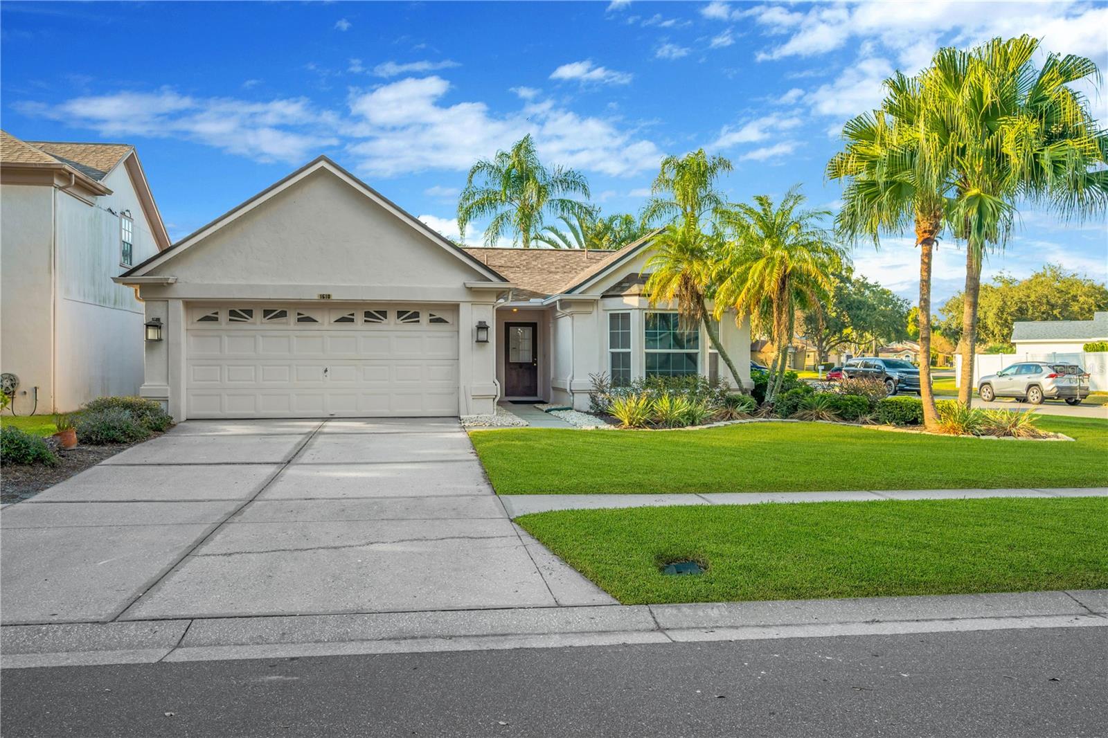 Single Family Residence in BRANDON, FL - Daniel Dourado