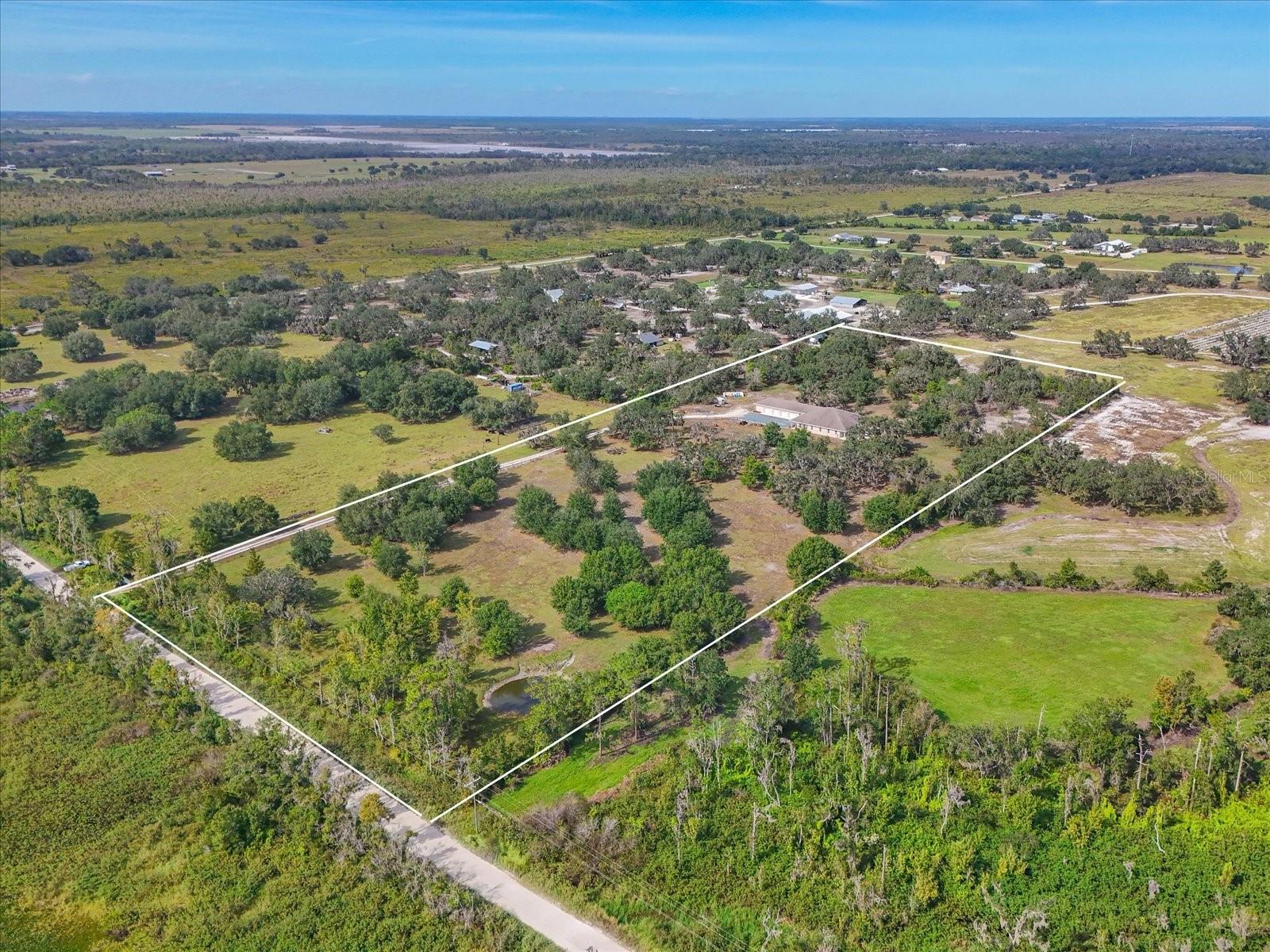 Single Family Residence in MYAKKA CITY, FL - Daniel Dourado