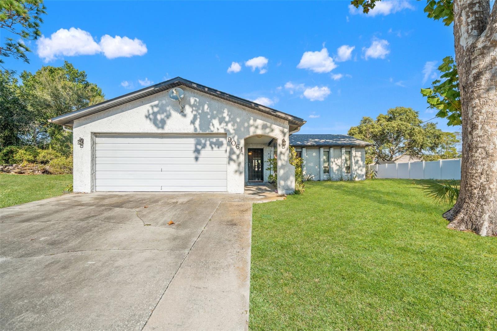 Single Family Residence in SPRING HILL, FL - Daniel Dourado