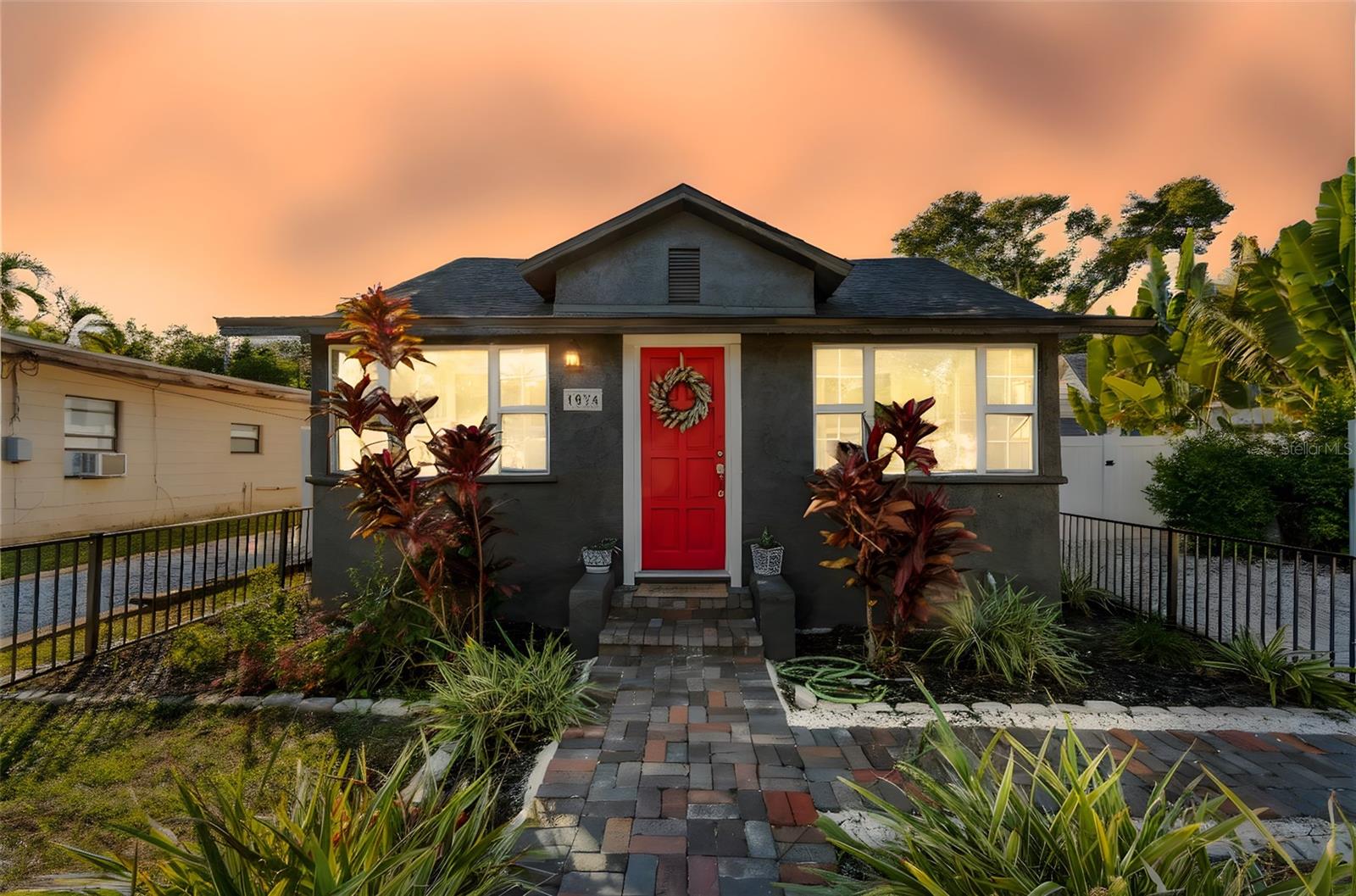 Single Family Residence em ST PETERSBURG, FL - Daniel Dourado