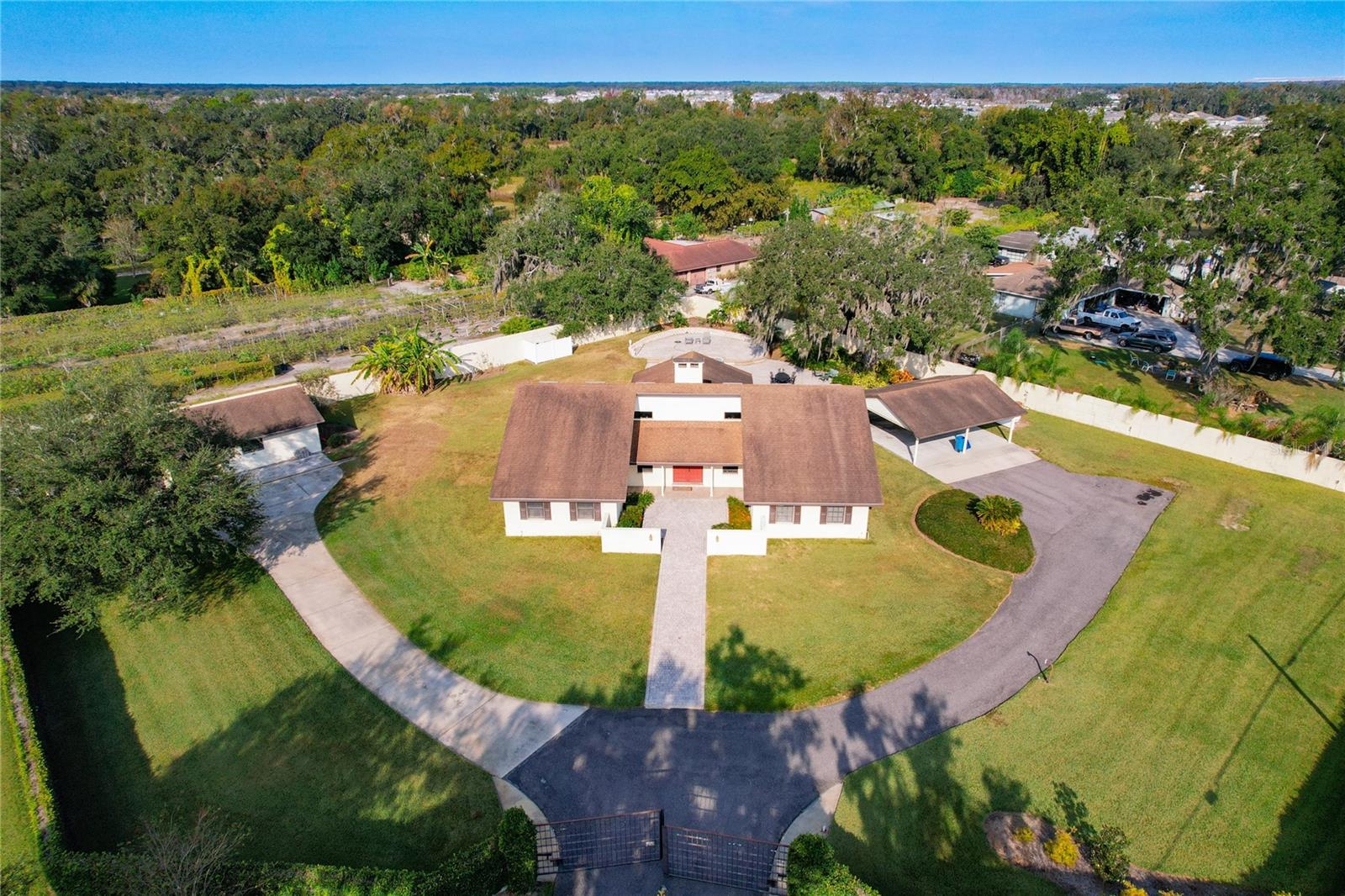 Single Family Residence in PLANT CITY, FL - Daniel Dourado