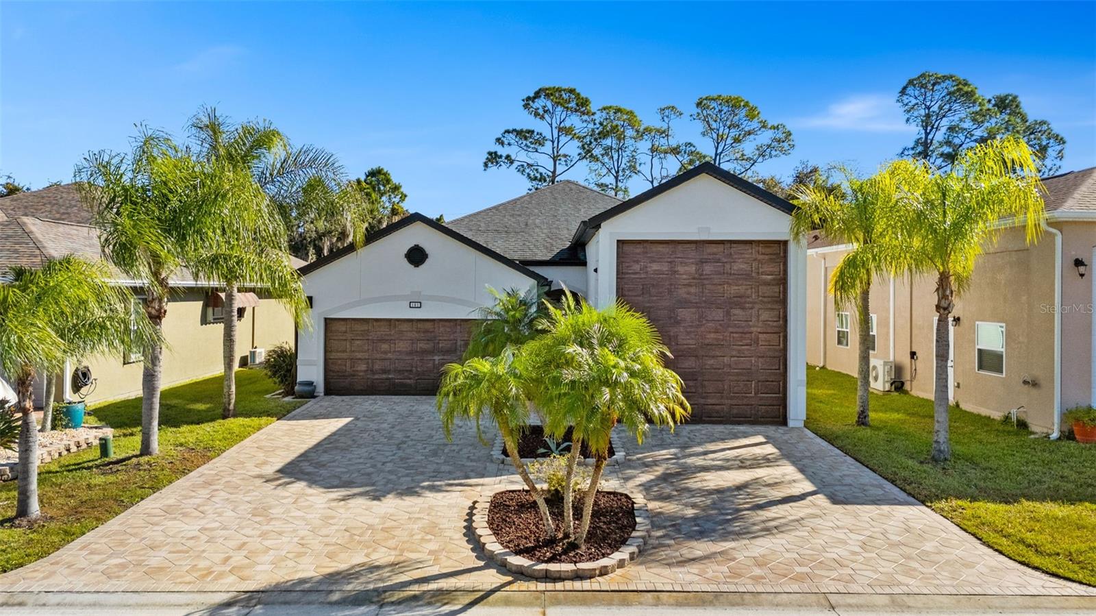 Single Family Residence em TITUSVILLE, FL - Daniel Dourado