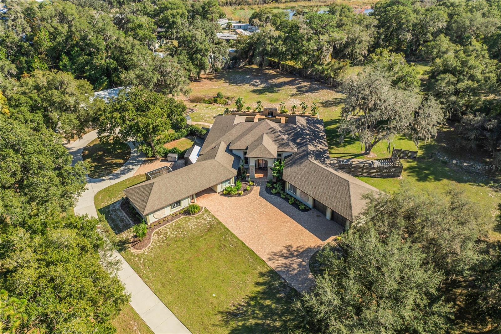 Single Family Residence em DELAND, FL - Daniel Dourado