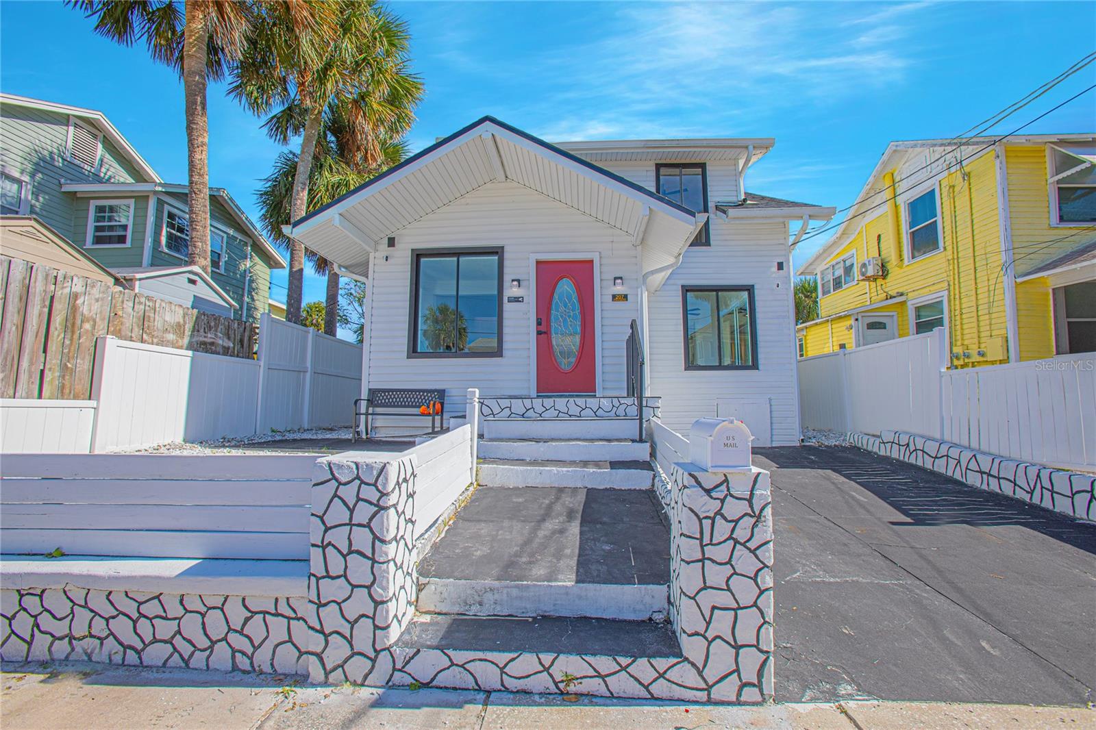 Single Family Residence in DAYTONA BEACH, FL - Daniel Dourado