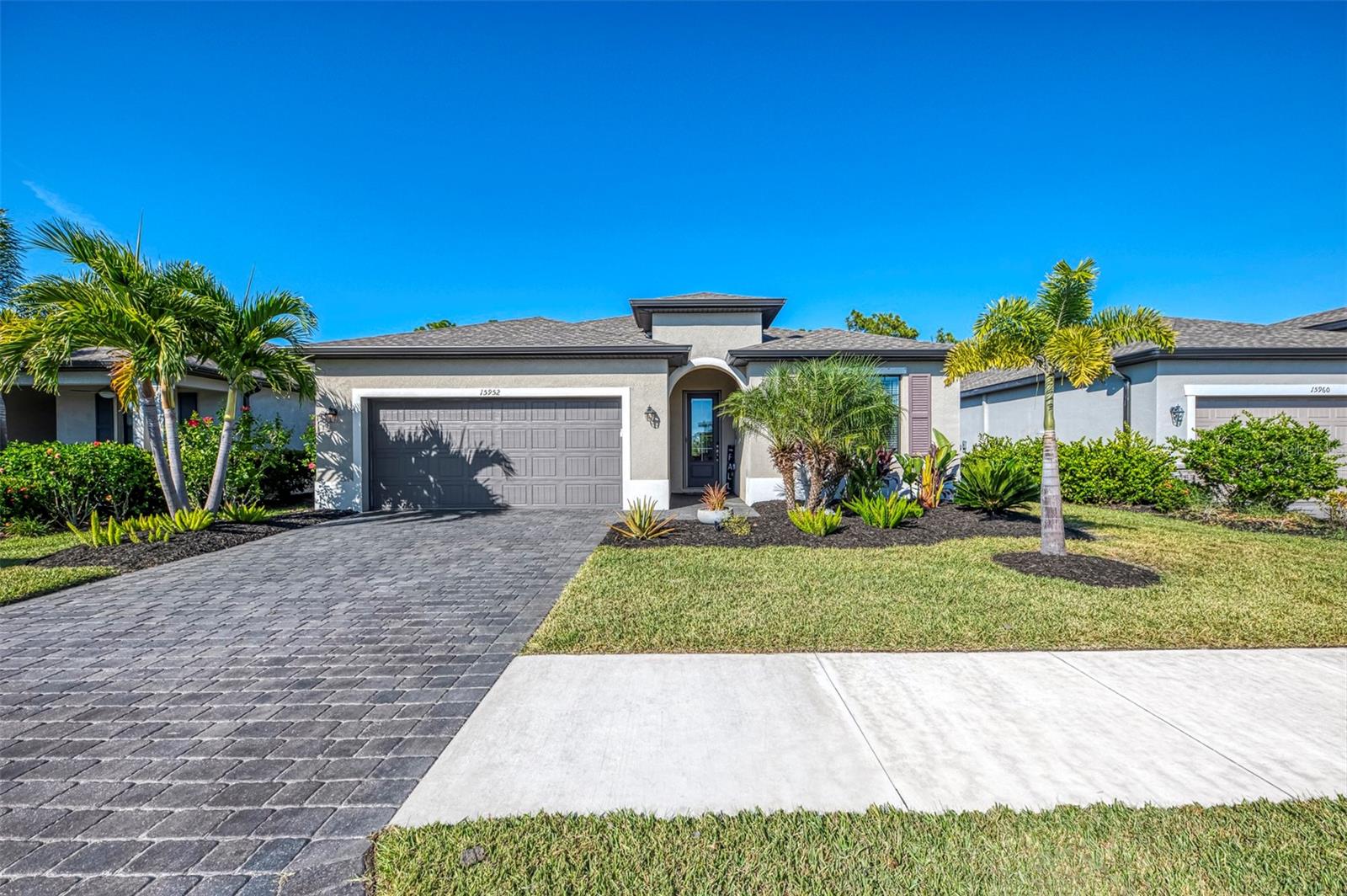 Single Family Residence em PORT CHARLOTTE, FL - Daniel Dourado