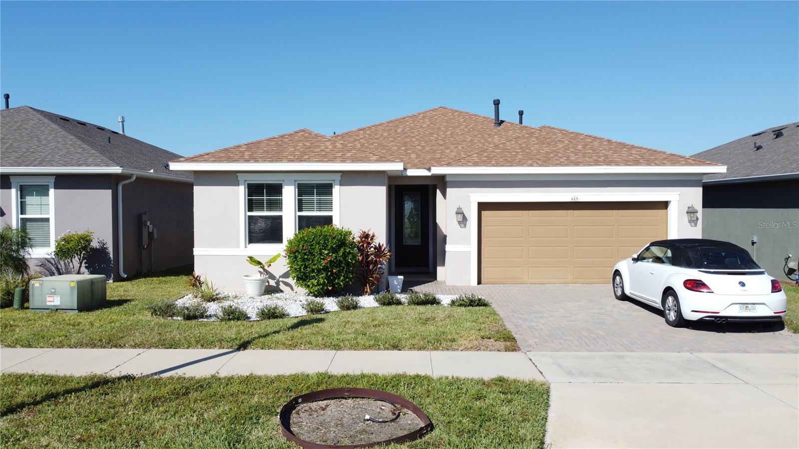 Single Family Residence in GROVELAND, FL - Daniel Dourado