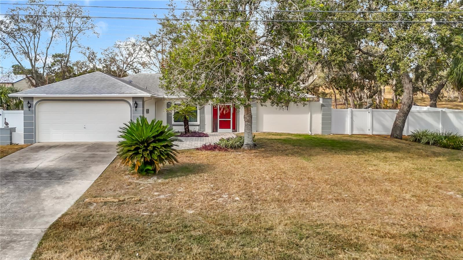 Single Family Residence in SPRING HILL, FL - Daniel Dourado