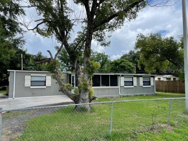 Mobile Home in KISSIMMEE, FL - Daniel Dourado