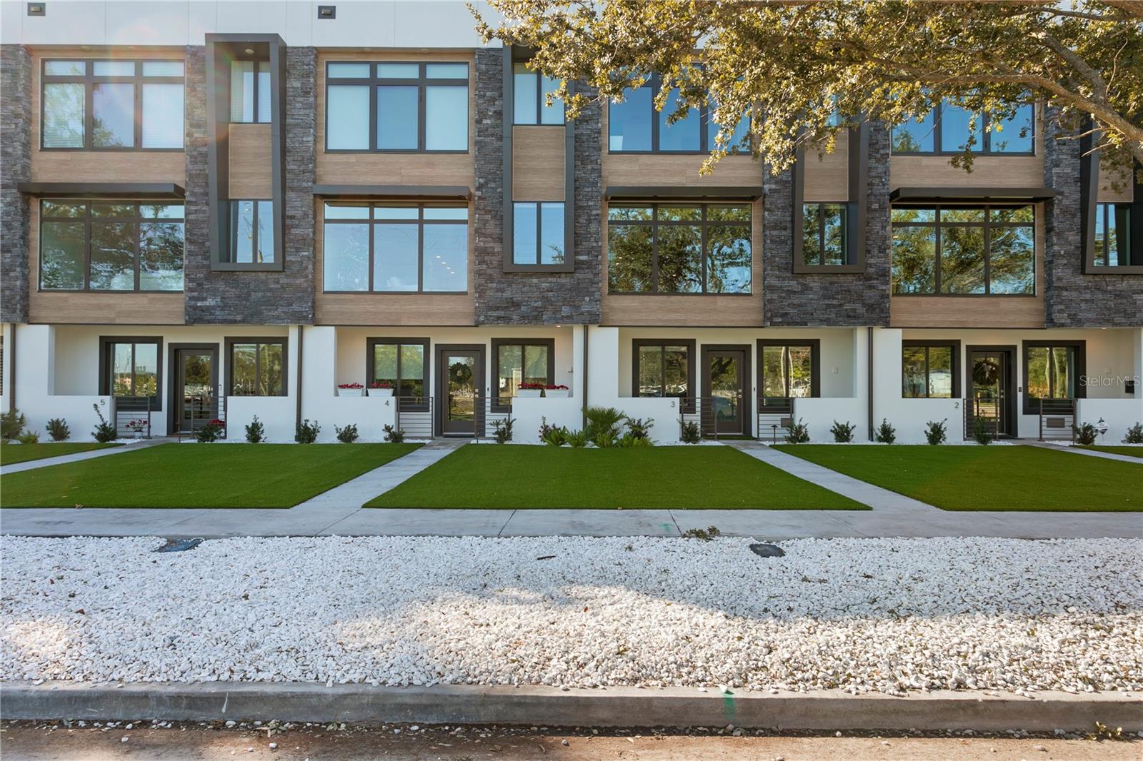 Townhouse in TAMPA, FL - Daniel Dourado