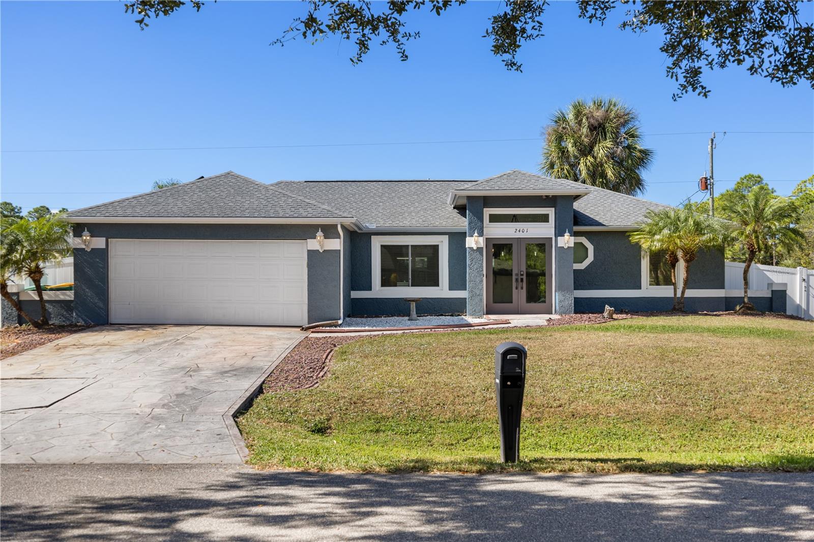 Single Family Residence em PORT CHARLOTTE, FL - Daniel Dourado