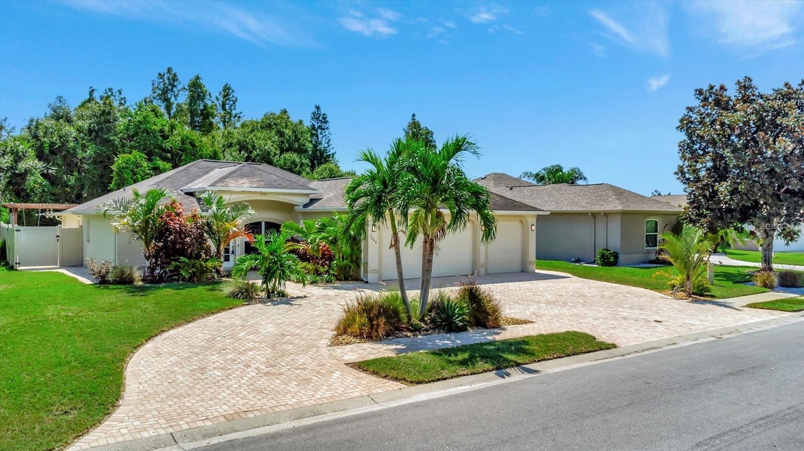 Single Family Residence em BRADENTON, FL - Daniel Dourado