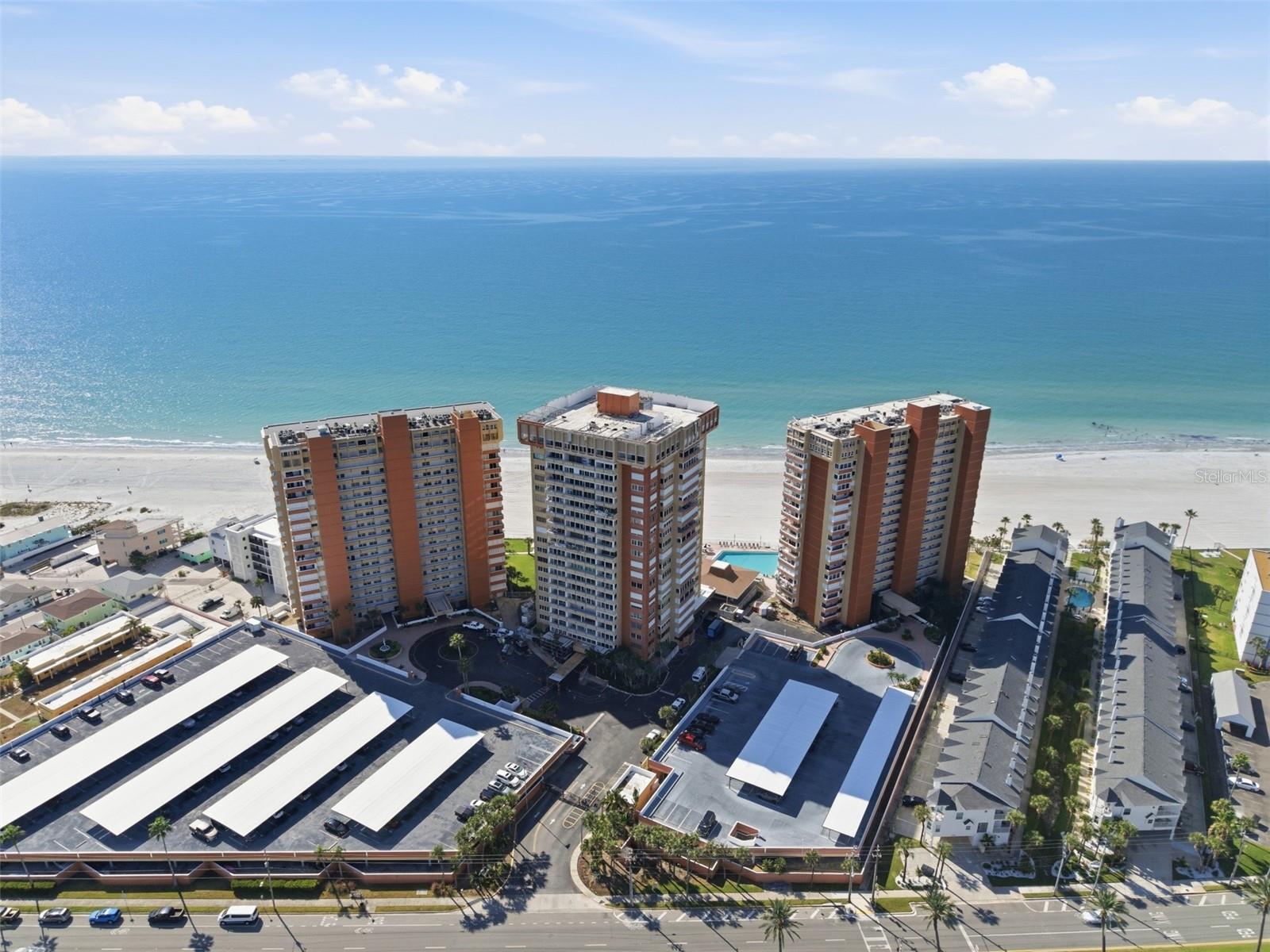 Condominium em REDINGTON SHORES, FL - Daniel Dourado