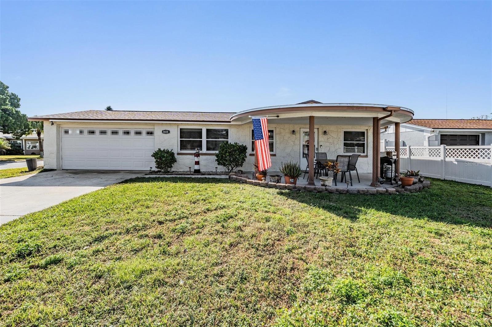 Single Family Residence in HOLIDAY, FL - Daniel Dourado