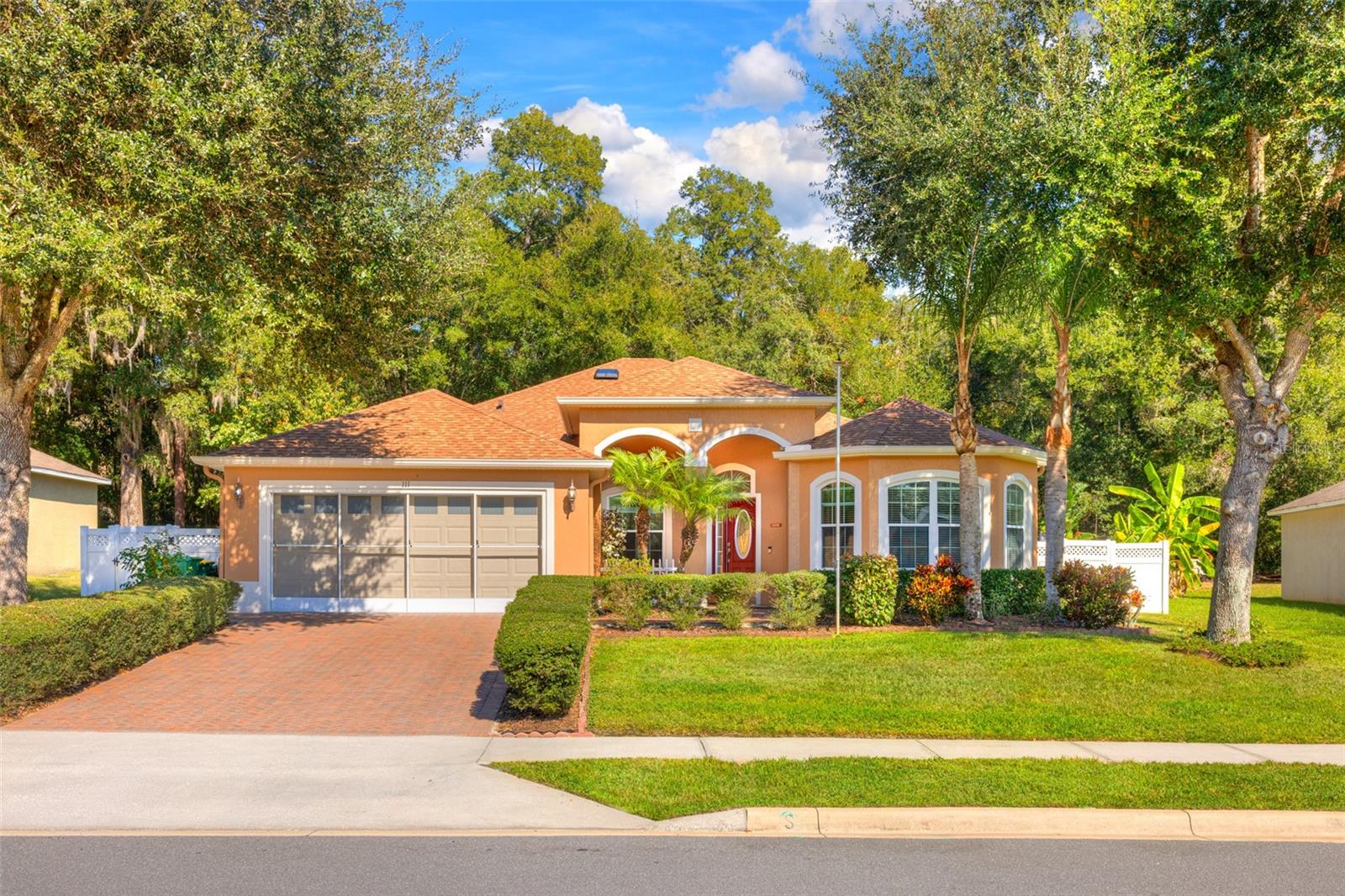 Single Family Residence em DELAND, FL - Daniel Dourado