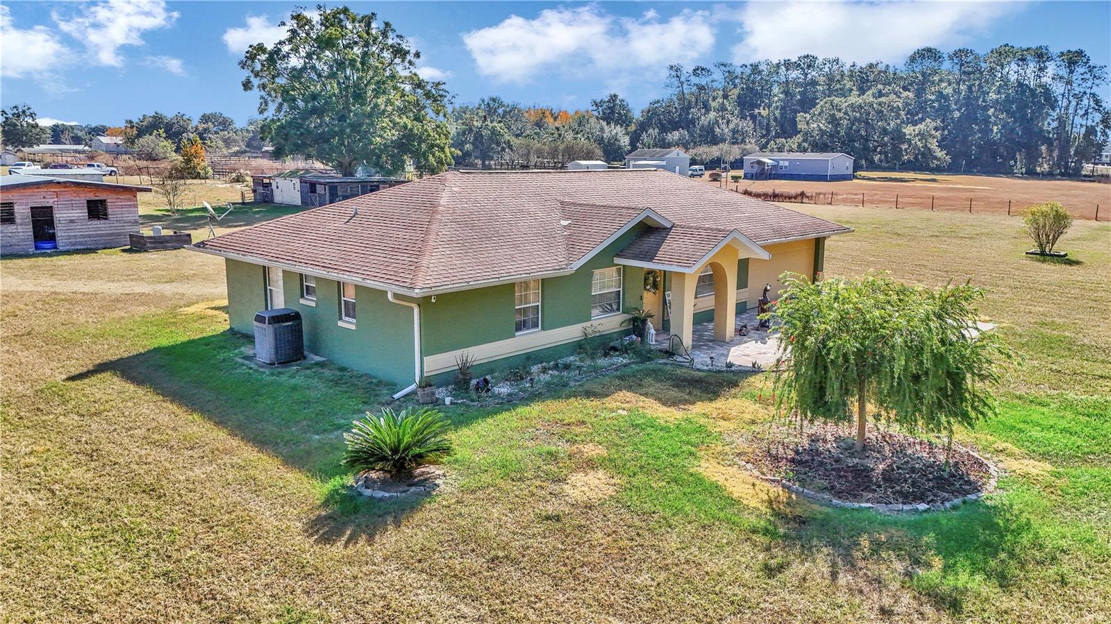 Single Family Residence in SUMMERFIELD, FL - Daniel Dourado