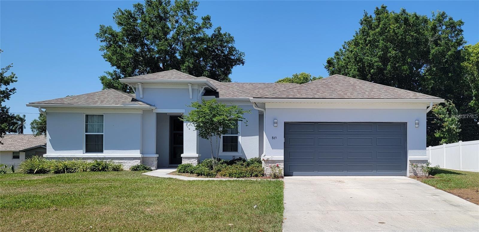 Single Family Residence in DELTONA, FL - Daniel Dourado