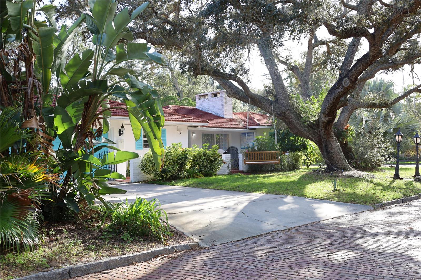 Single Family Residence em ST PETERSBURG, FL - Daniel Dourado