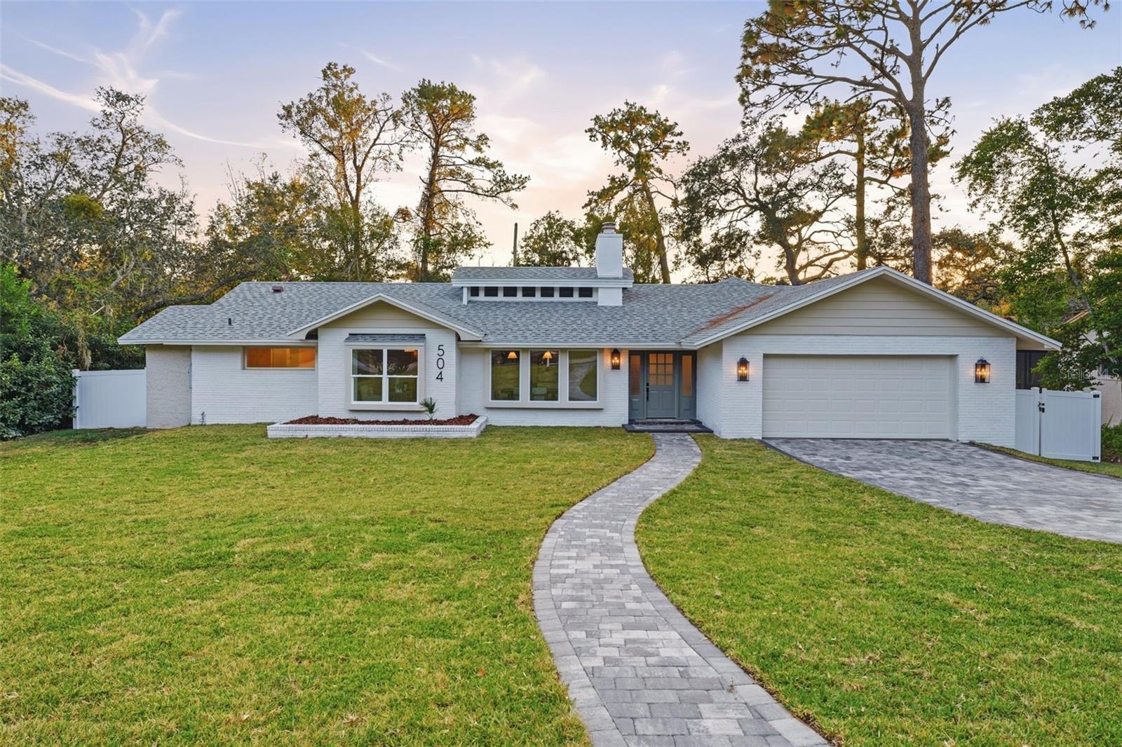 Single Family Residence in LONGWOOD, FL - Daniel Dourado