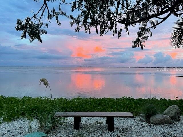 Single Family Residence em ST PETERSBURG, FL - Daniel Dourado