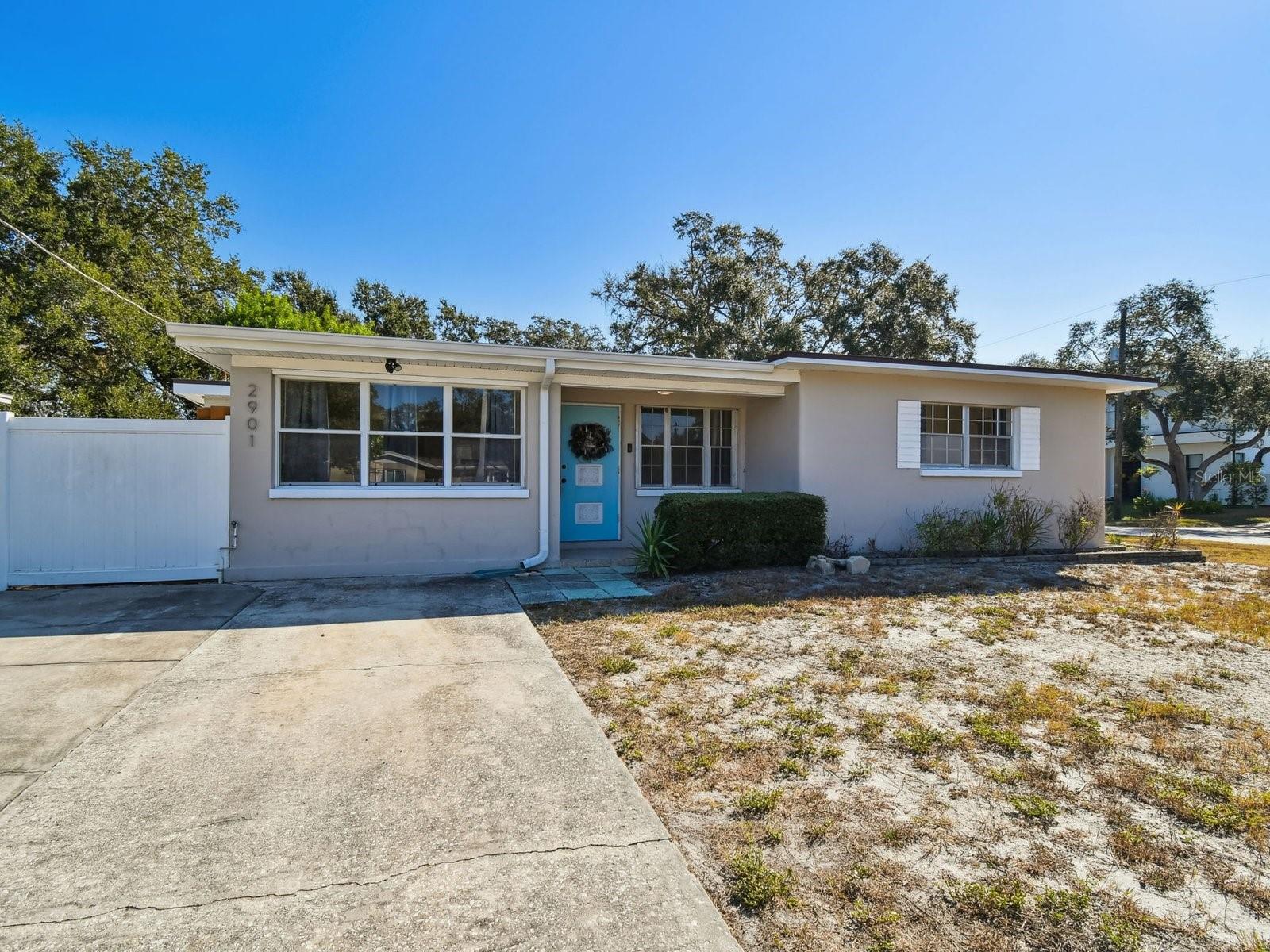 Single Family Residence in TAMPA, FL - Daniel Dourado