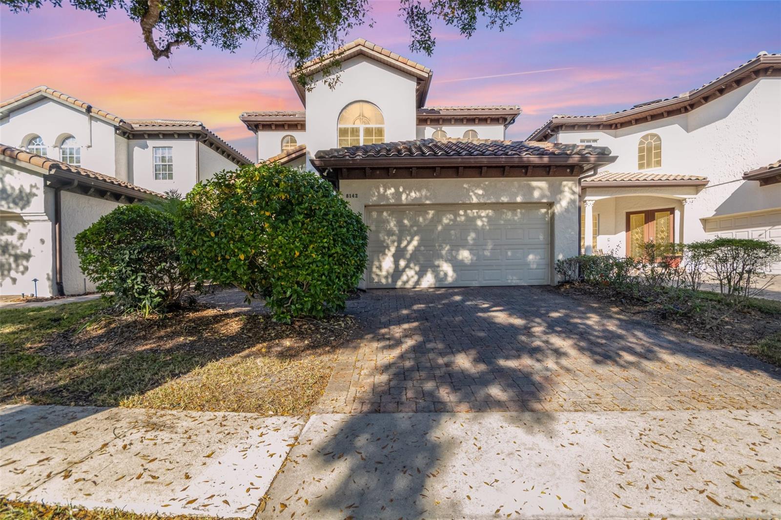 Single Family Residence in ORLANDO, FL - Daniel Dourado
