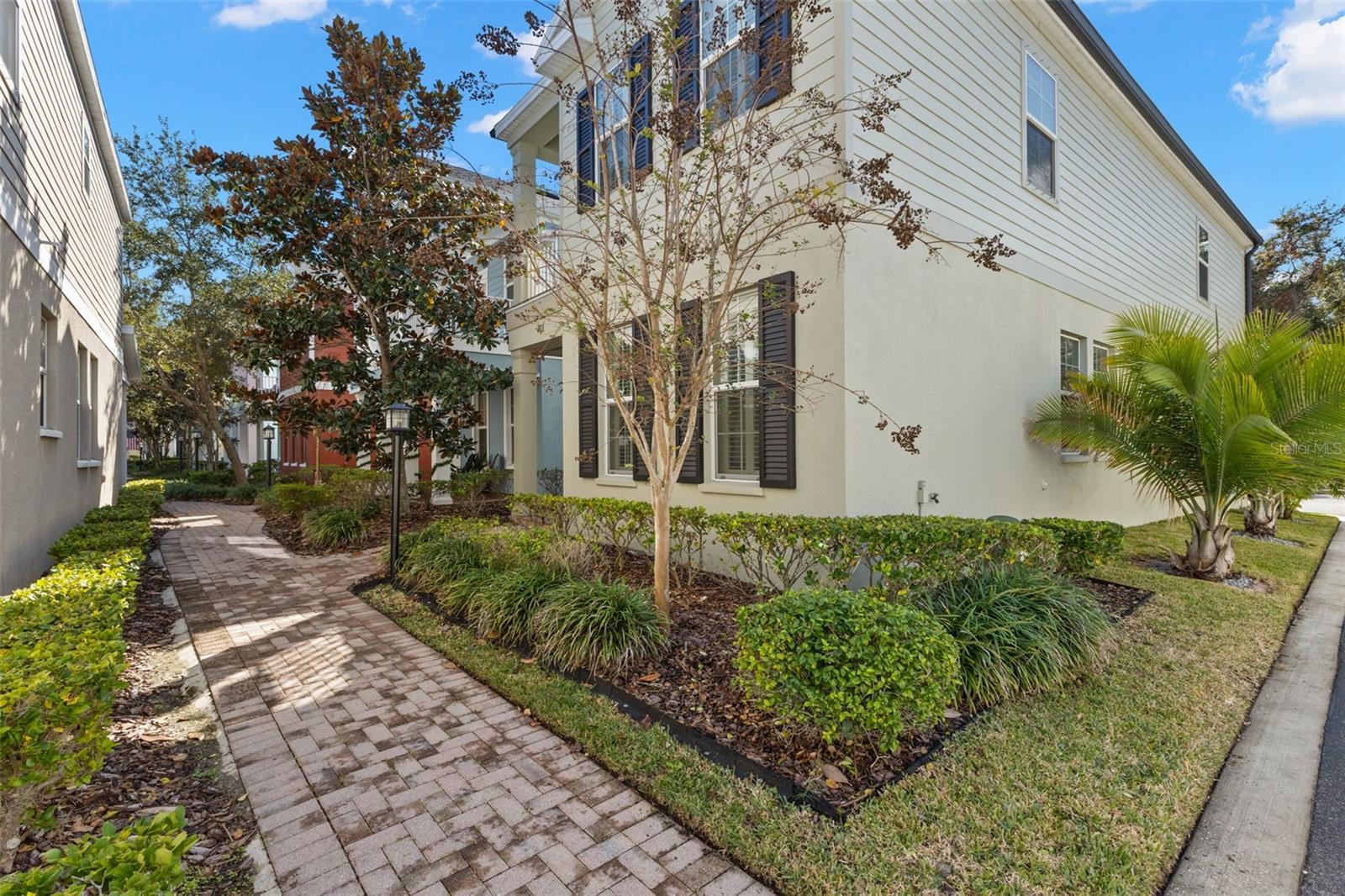 Single Family Residence in OLDSMAR, FL - Daniel Dourado