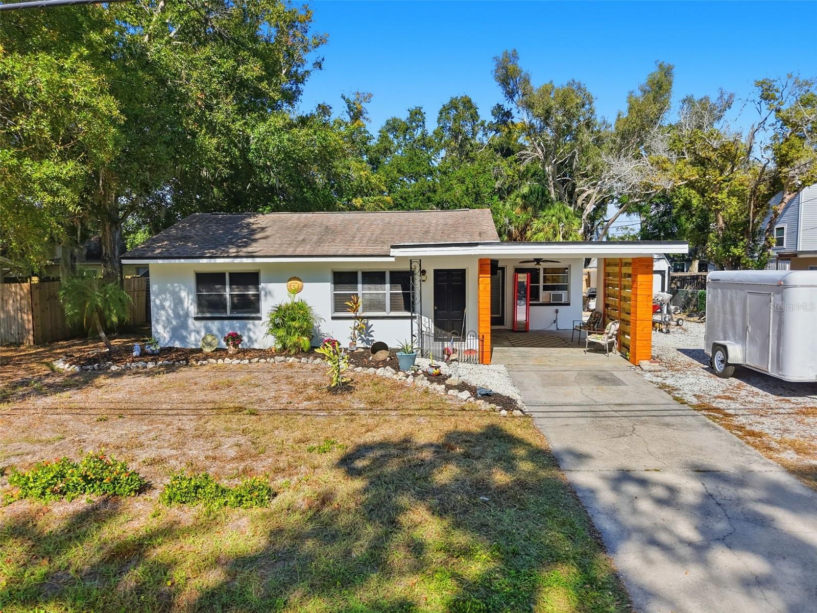 Single Family Residence in PALM HARBOR, FL - Daniel Dourado