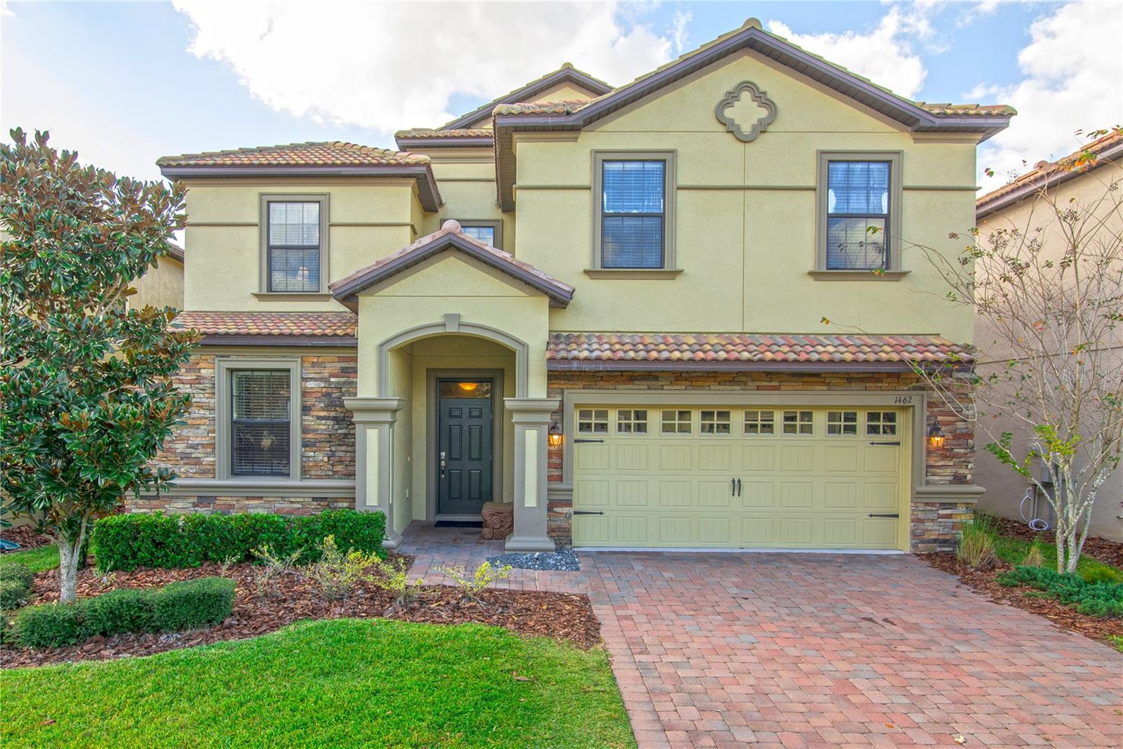 Single Family Residence in DAVENPORT, FL - Daniel Dourado