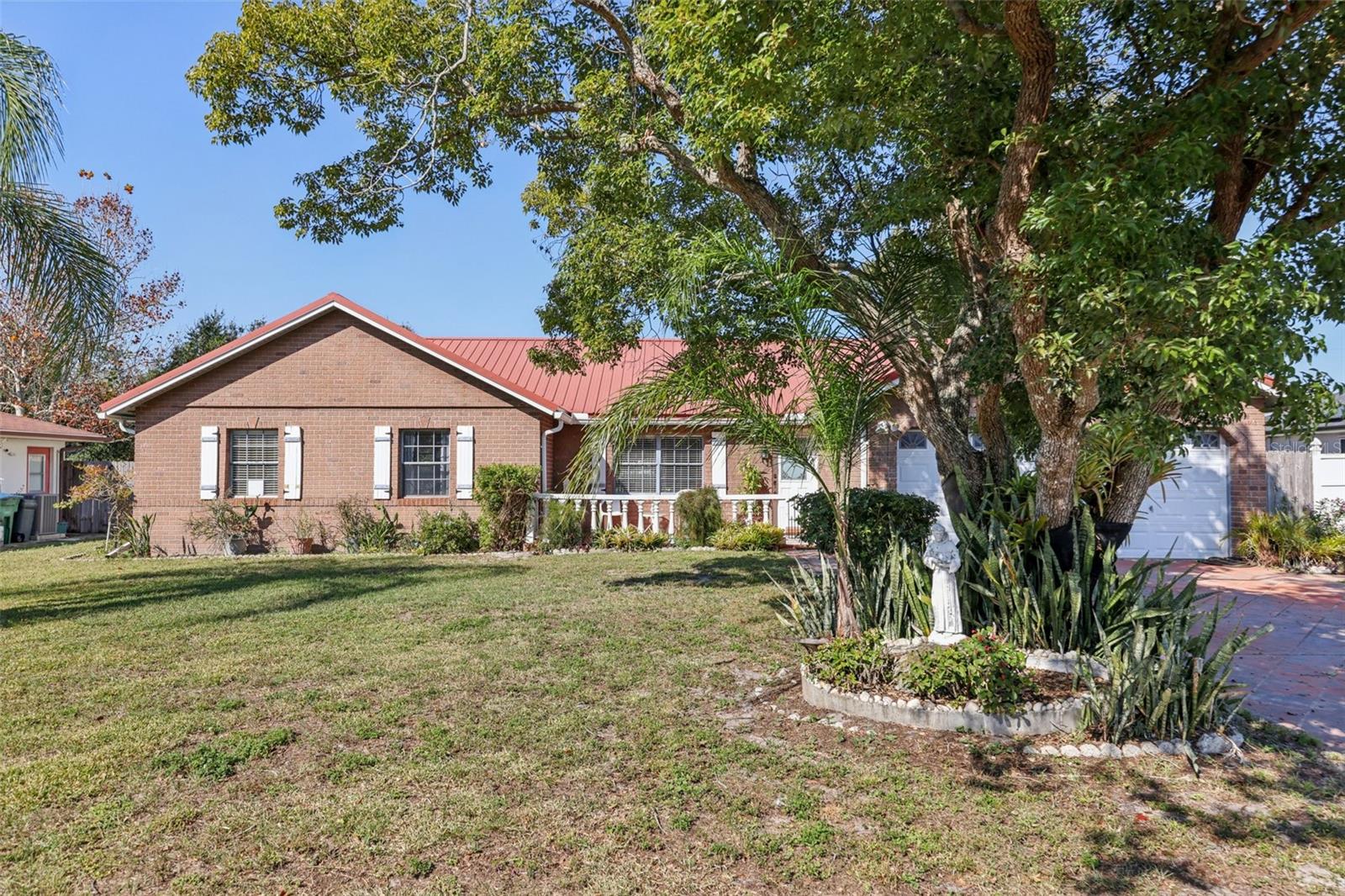 Single Family Residence in DELTONA, FL - Daniel Dourado
