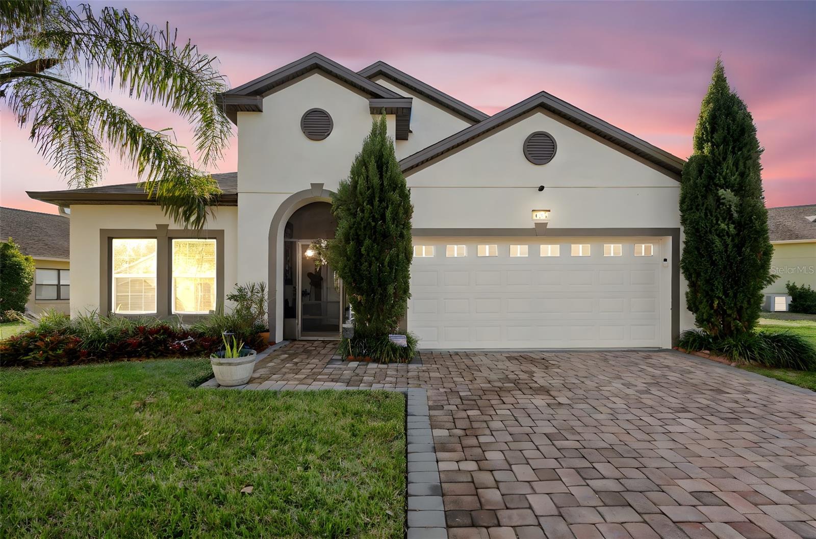 Single Family Residence in DAVENPORT, FL - Daniel Dourado