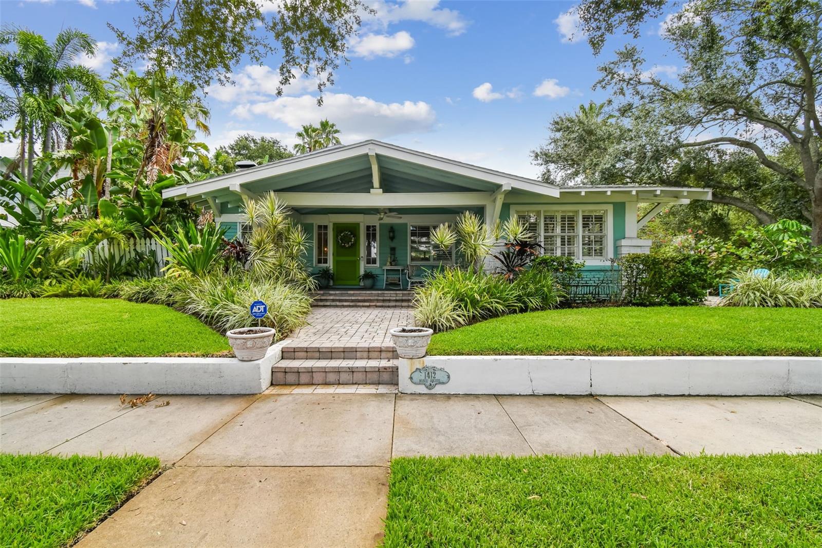 Single Family Residence in TAMPA, FL - Daniel Dourado