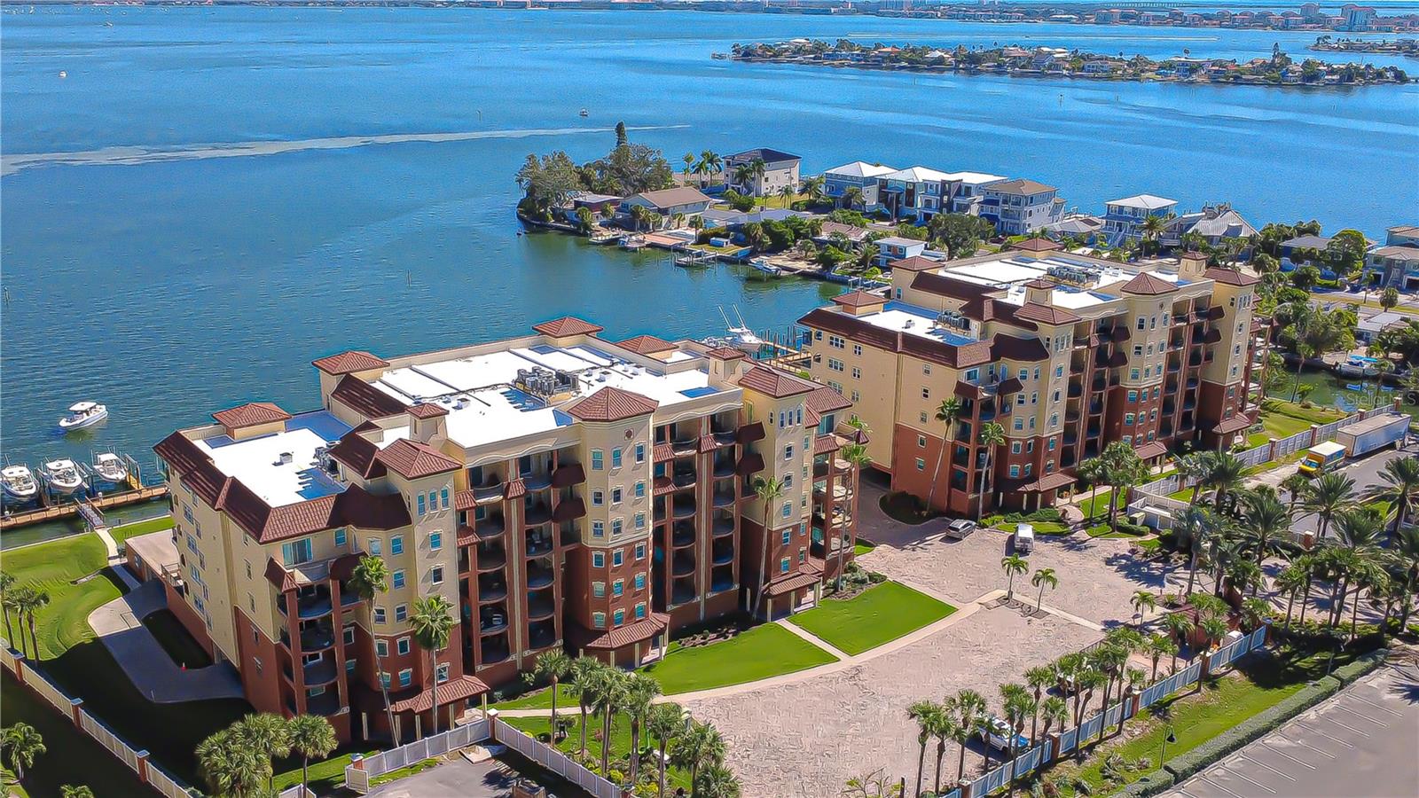 Condominium em ST PETE BEACH, FL - Daniel Dourado