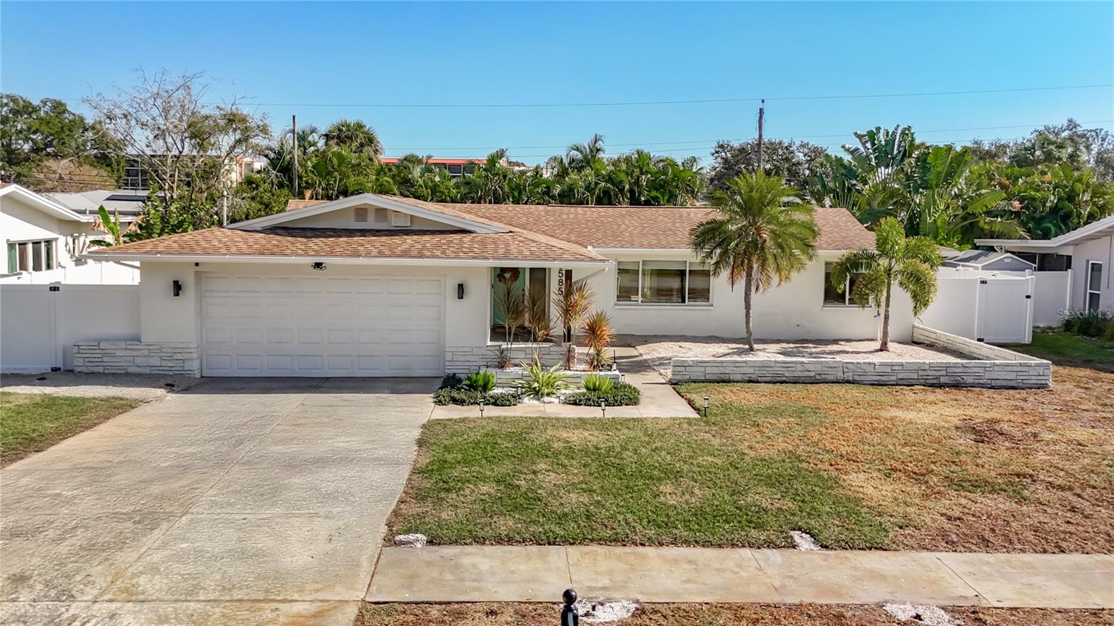 Single Family Residence em SEMINOLE, FL - Daniel Dourado