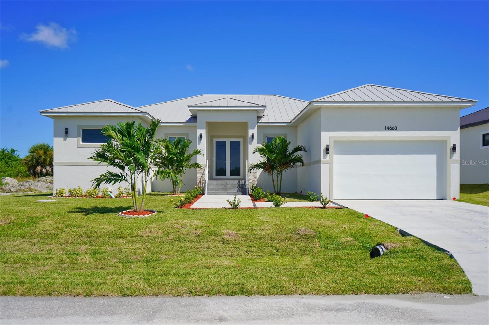 Single Family Residence em PORT CHARLOTTE, FL - Daniel Dourado