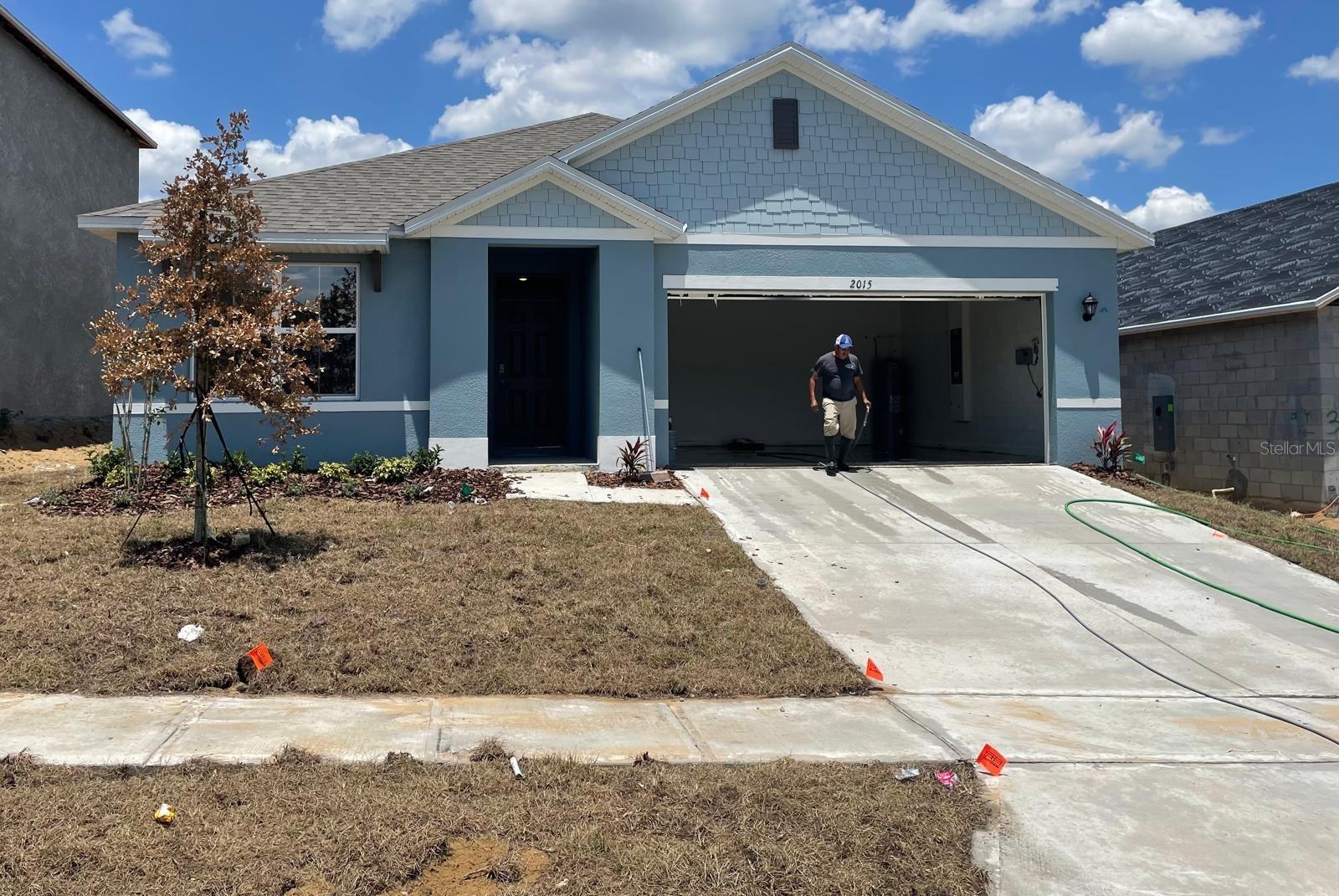 Single Family Residence in DAVENPORT, FL - Daniel Dourado