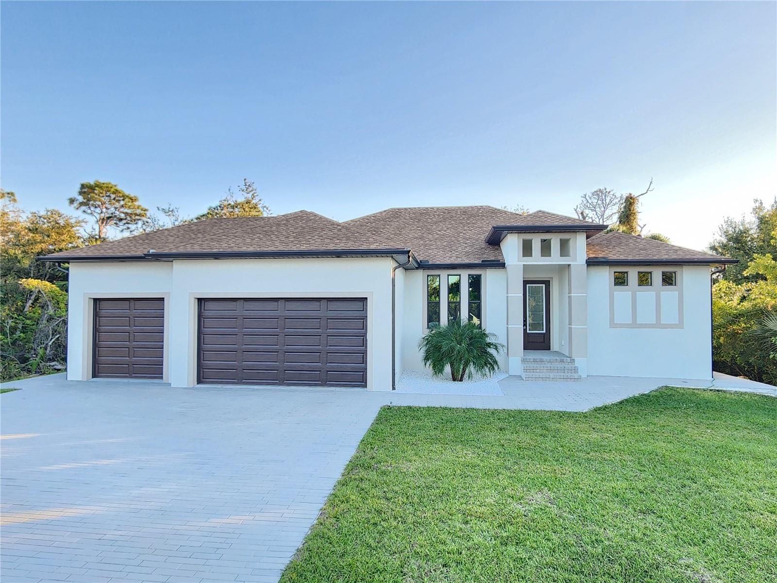 Single Family Residence em PORT CHARLOTTE, FL - Daniel Dourado